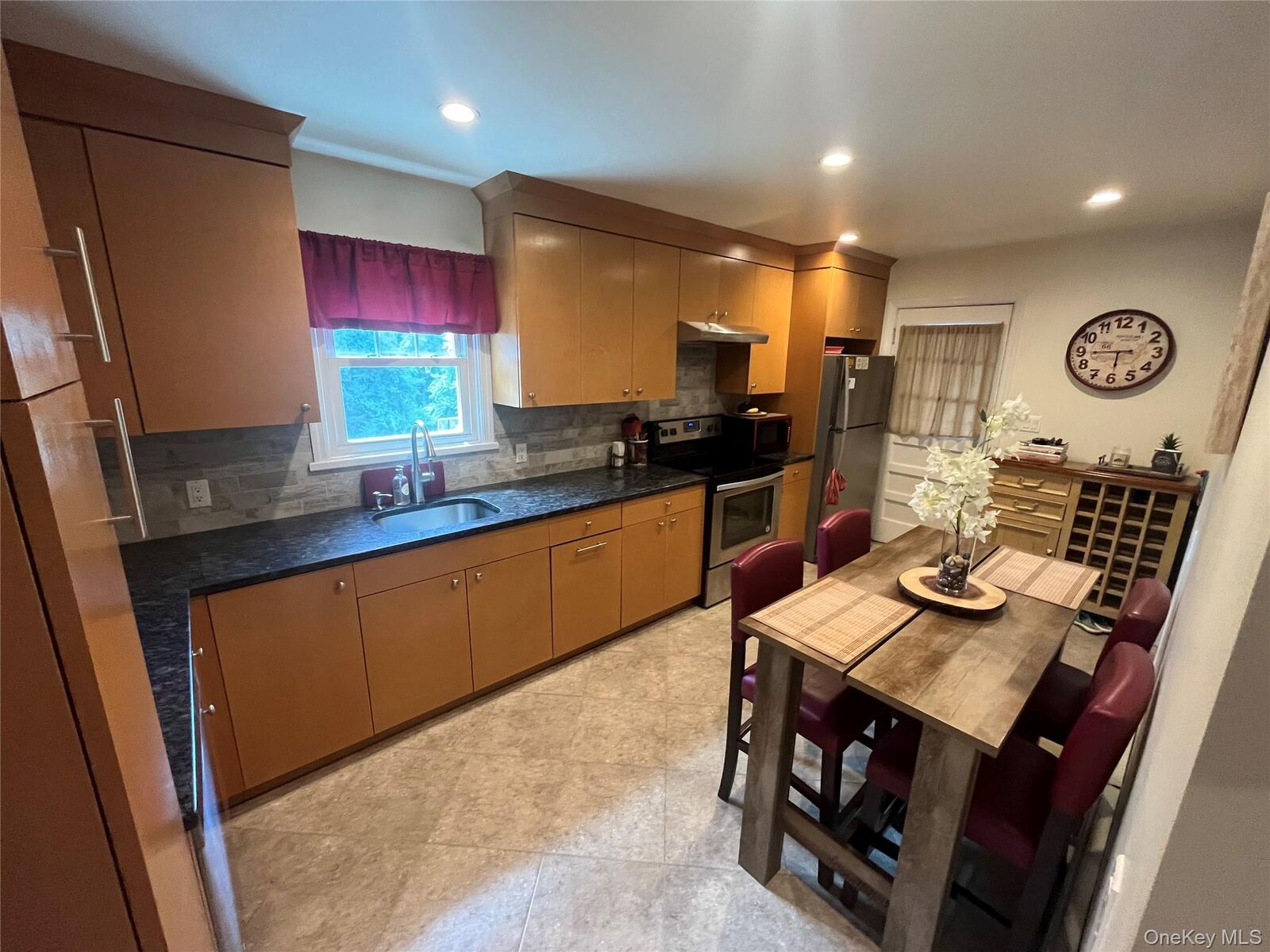 Property Photo:  259 Elwood Avenue 1st Floor  NY 10532 
