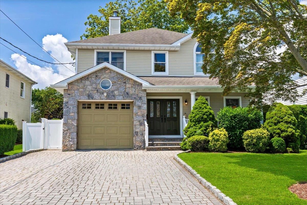 Property Photo:  2 Ridge Street  NY 10709 