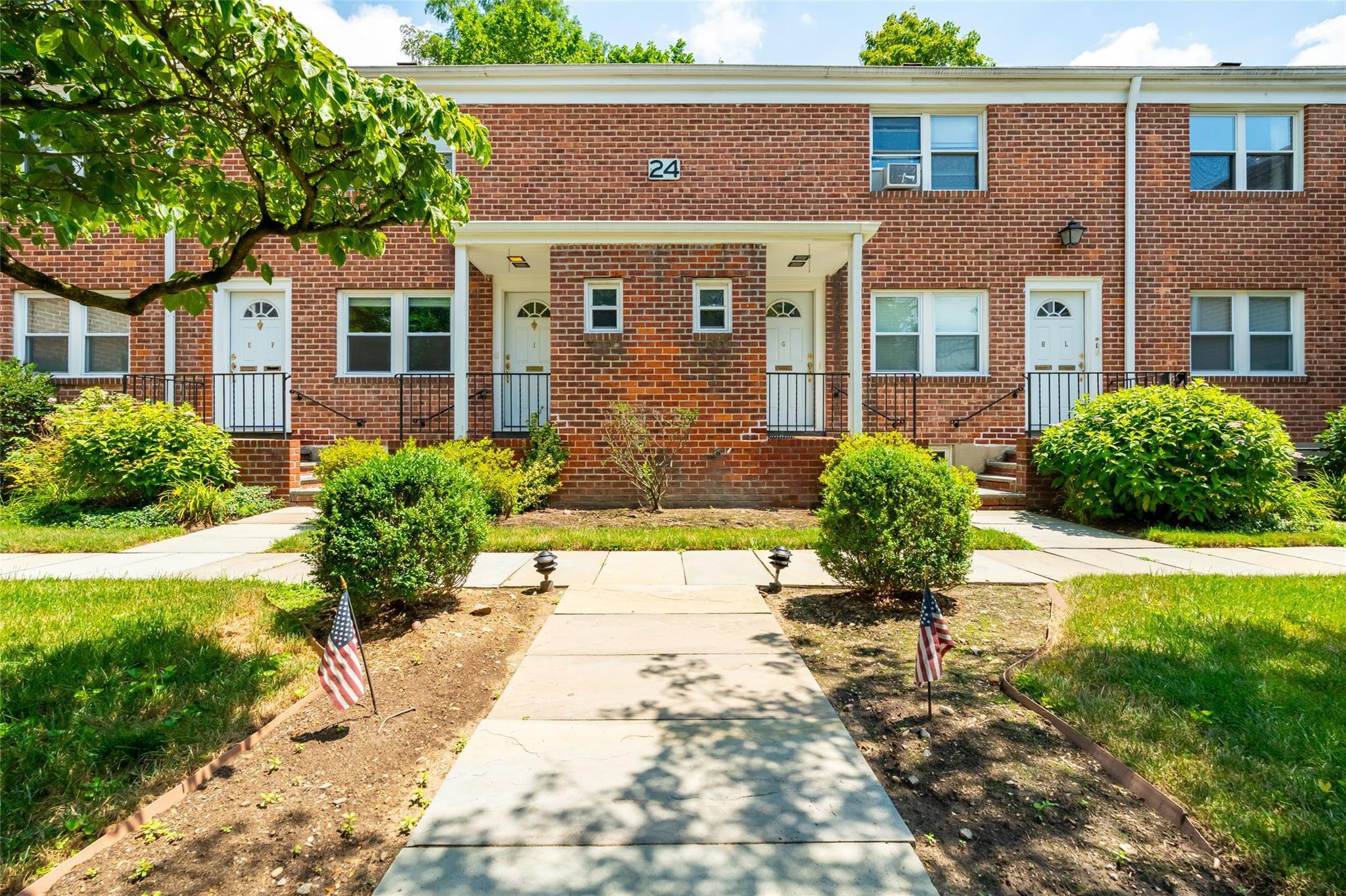 Property Photo: 24 Wappanocca Avenue I NY 10580