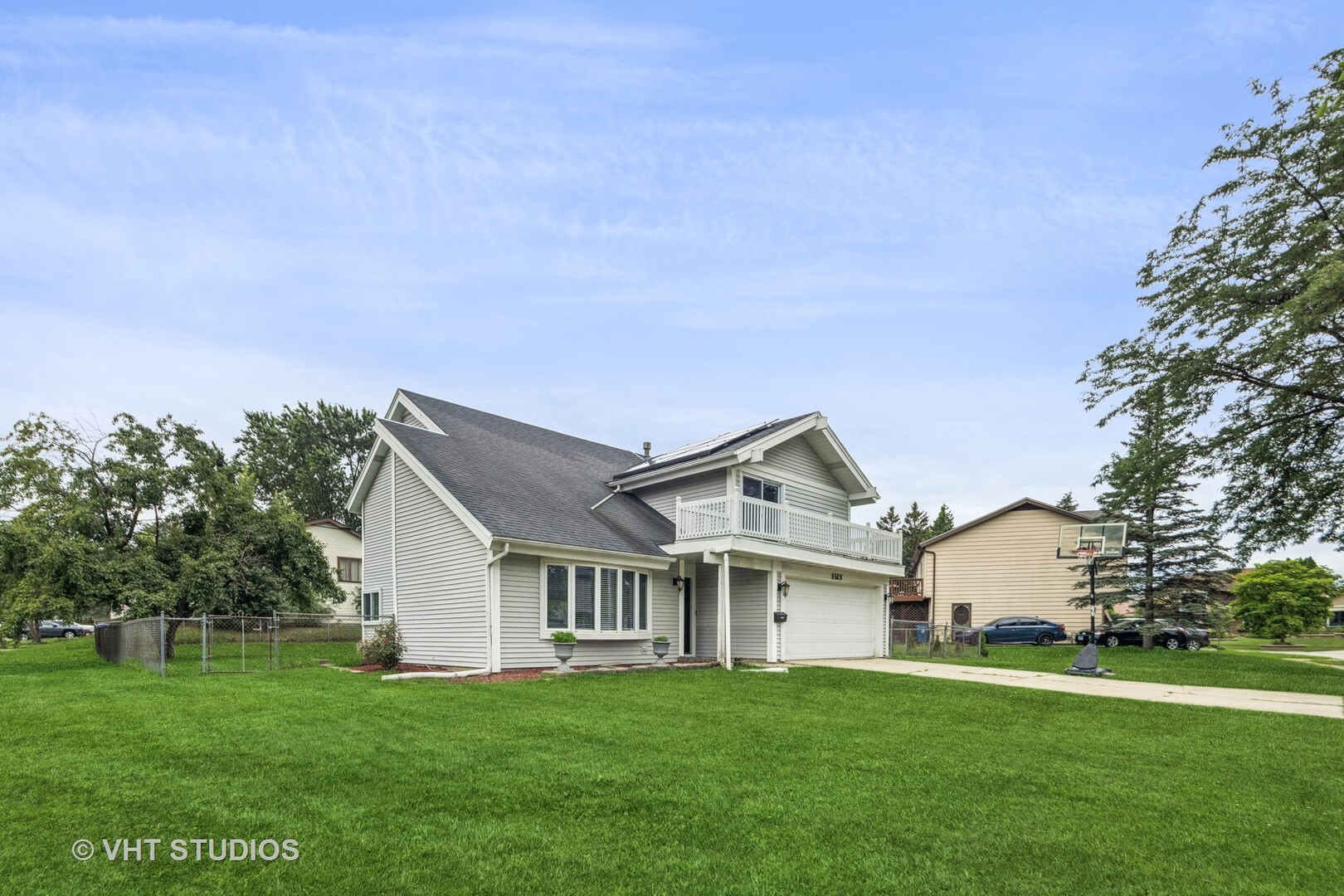 Property Photo: 5325 Arlington Circle IL 60133