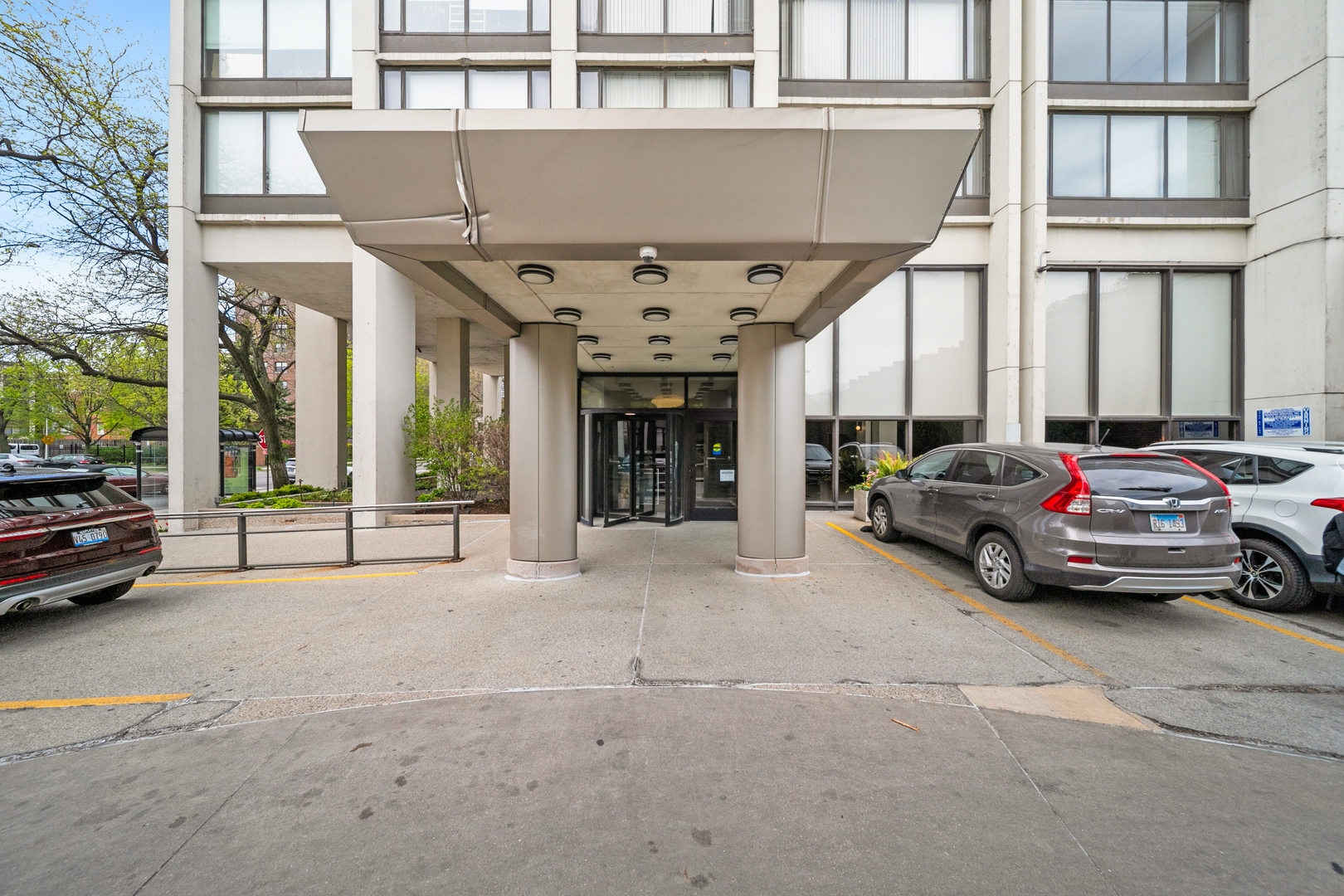 Property Photo: 5455 N Sheridan Road 3804 IL 60640