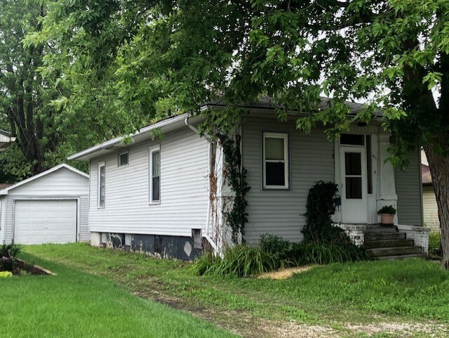 Property Photo: 802 McArthur Road IL 61301