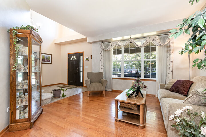 Property Photo:  1300 Callaway Drive N  IL 60404 