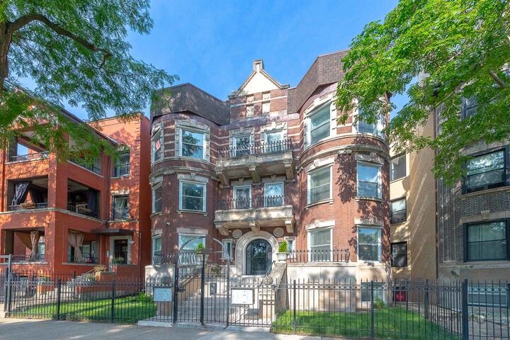 Property Photo: 4518 S King Drive 2A IL 60653