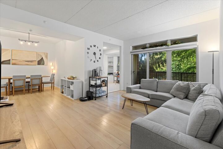 Property Photo: 660 Prestwick Lane 208 IL 60090