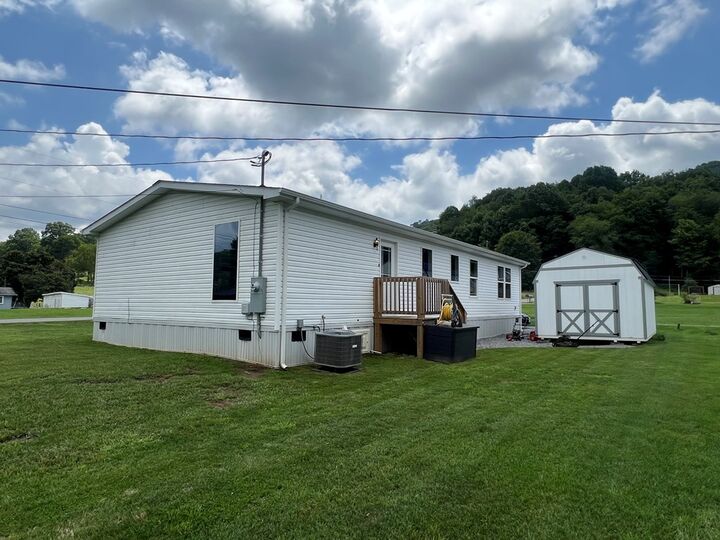 Property Photo: 210 Lee Street VA 24605