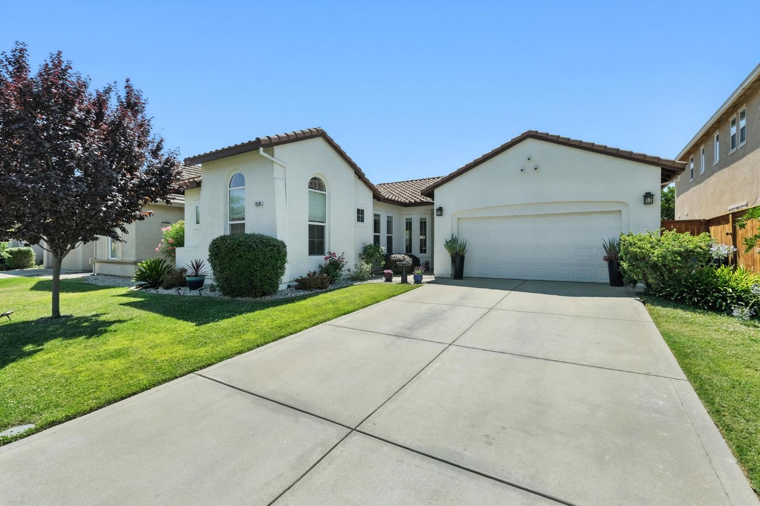 Property Photo: 10166 Parada Court CA 95757