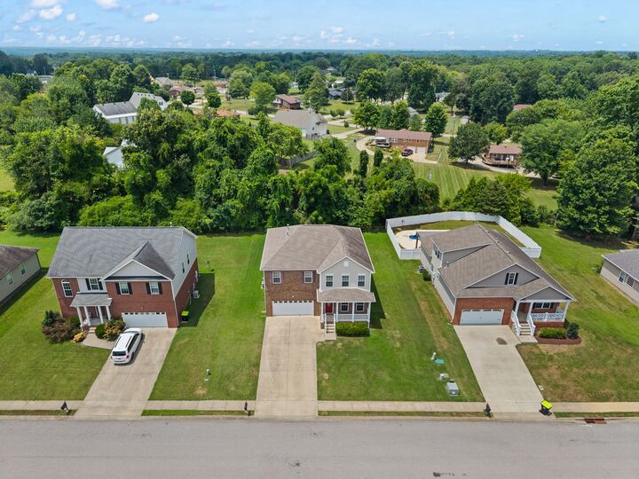 Property Photo: 388 Abeline Dr TN 37043