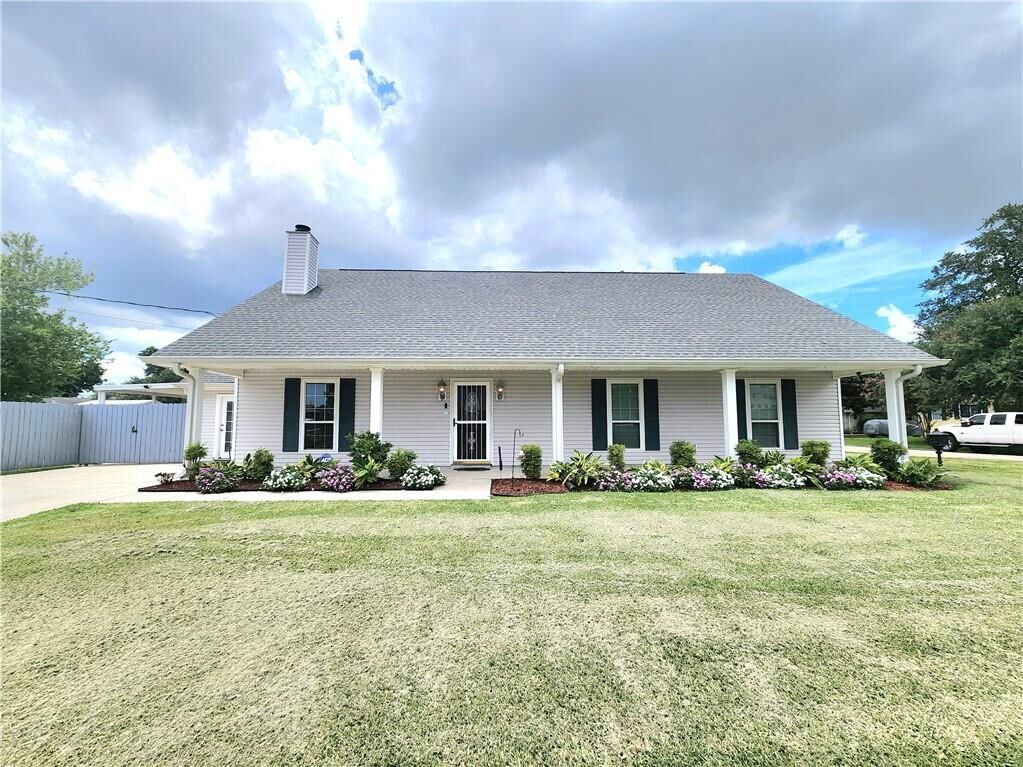 Property Photo: 1301 Ave F LA 70072