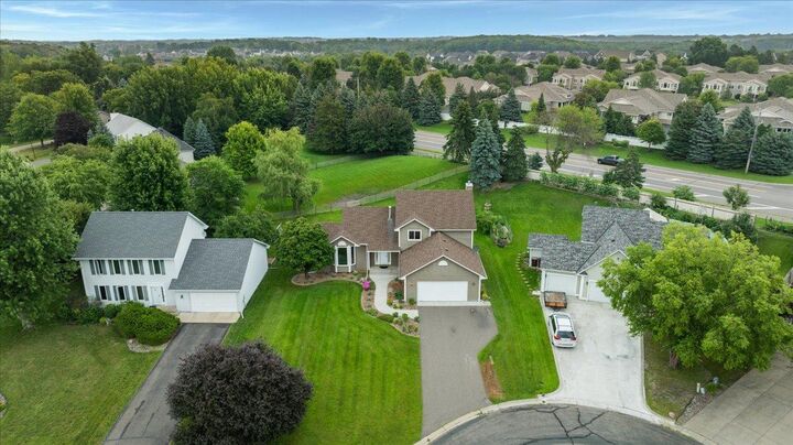 Property Photo:  233 Cherry Hill Alcove  MN 55340 