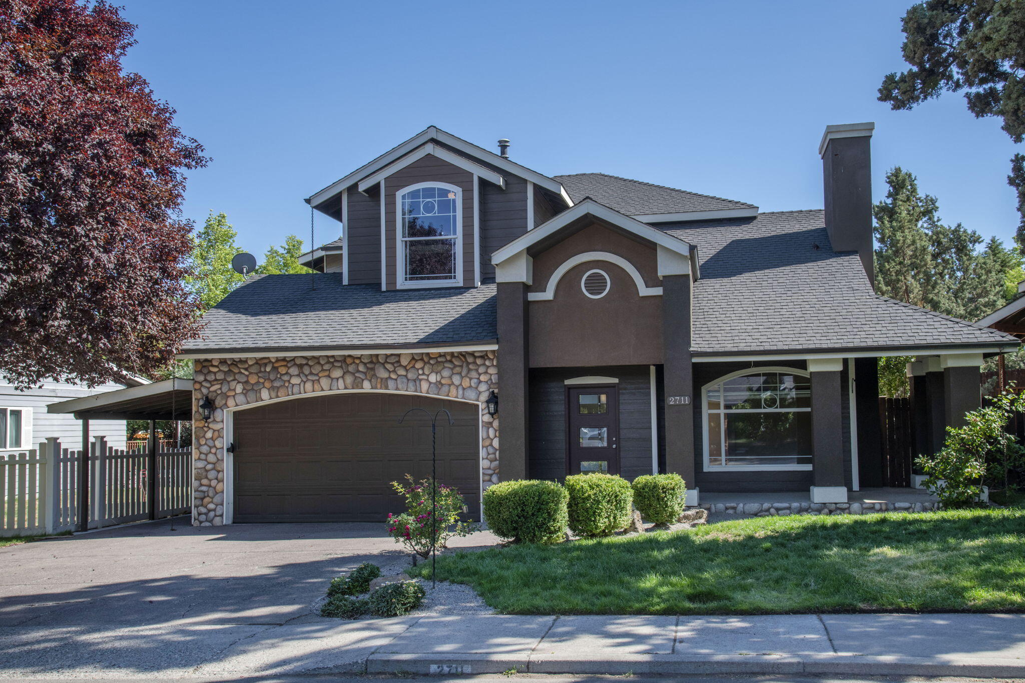 Property Photo: 2711 NE Yellow Ribbon Drive OR 97701