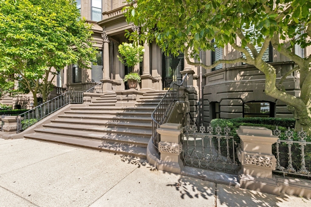 Property Photo: 31-33 Commonwealth Ave 1 MA 02116