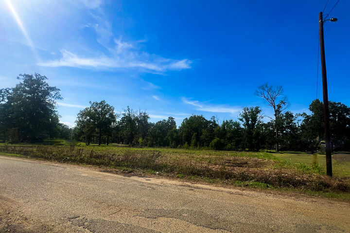 Property Photo:  1436 Caribbean Dr  LA 71429 
