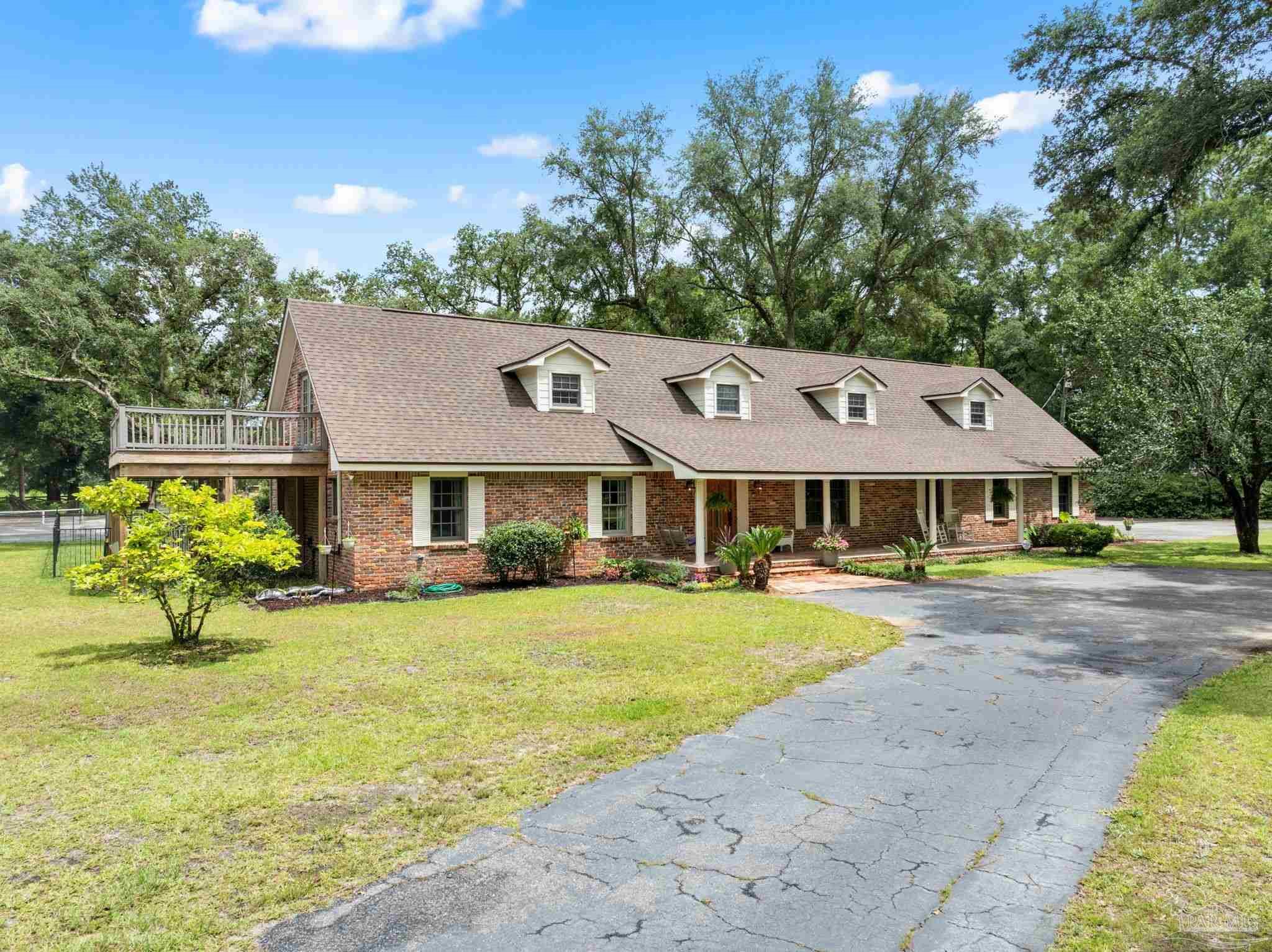 Property Photo: 5750 Windham Rd FL 32570