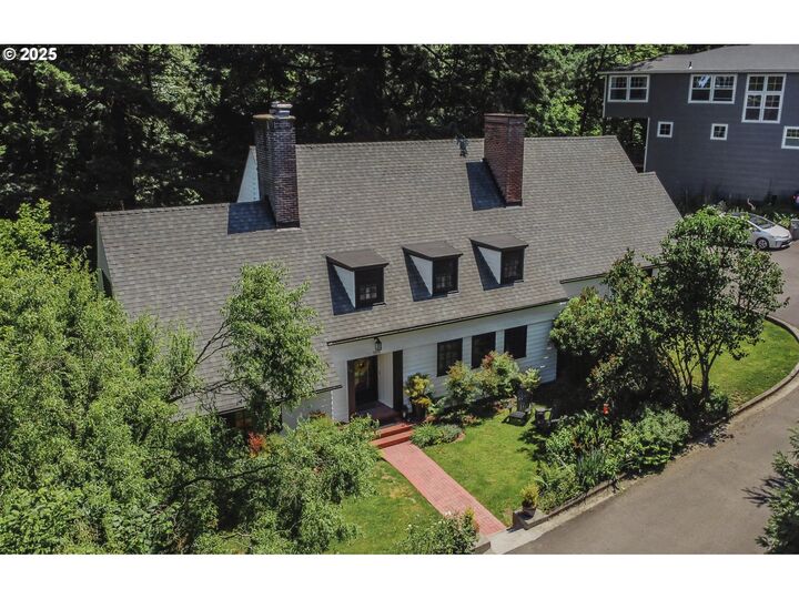 Property Photo: 3204 SW Upper Dr OR 97201