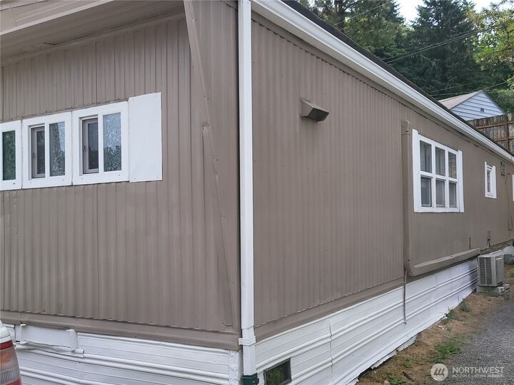 Property Photo:  11414  164th Avenue SE 45  WA 98059 