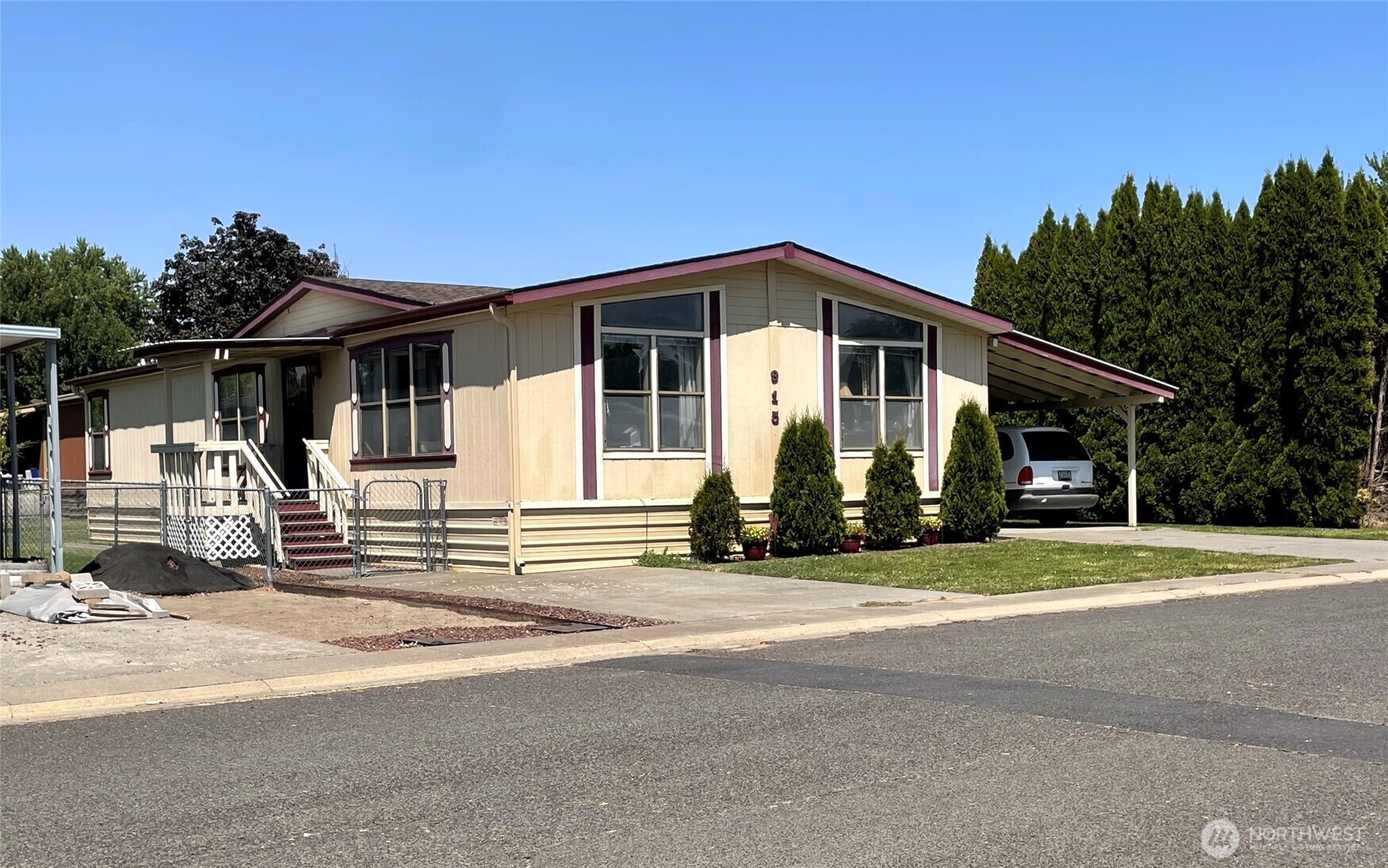 915 NE Chelan Street  College Place WA 99324 photo
