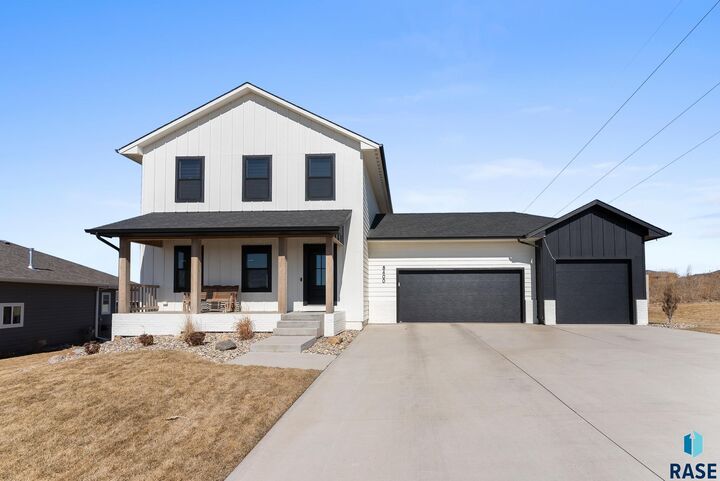 8400 E Willow Leaf St  Sioux Falls SD 57110 photo