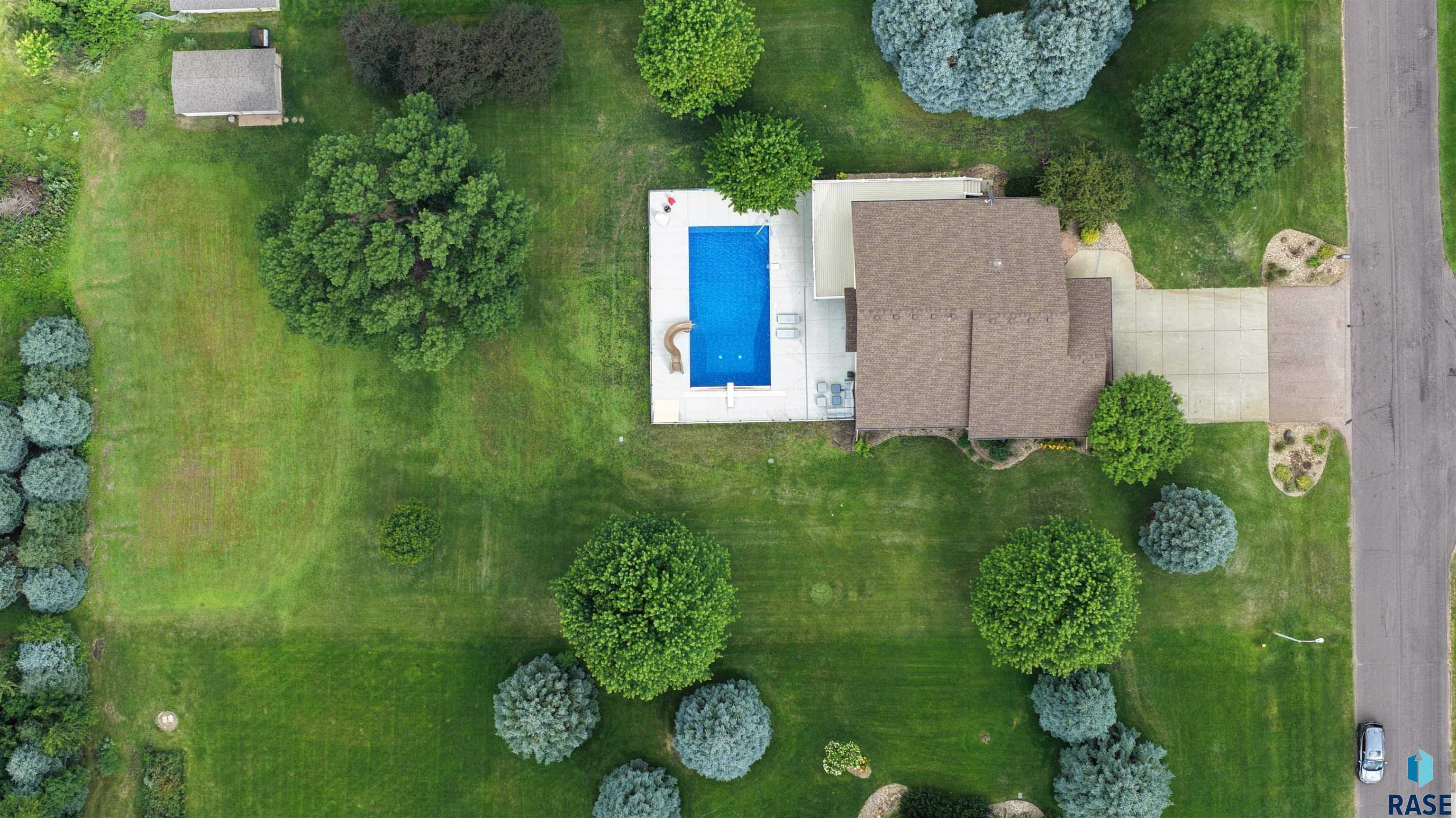 Property Photo:  