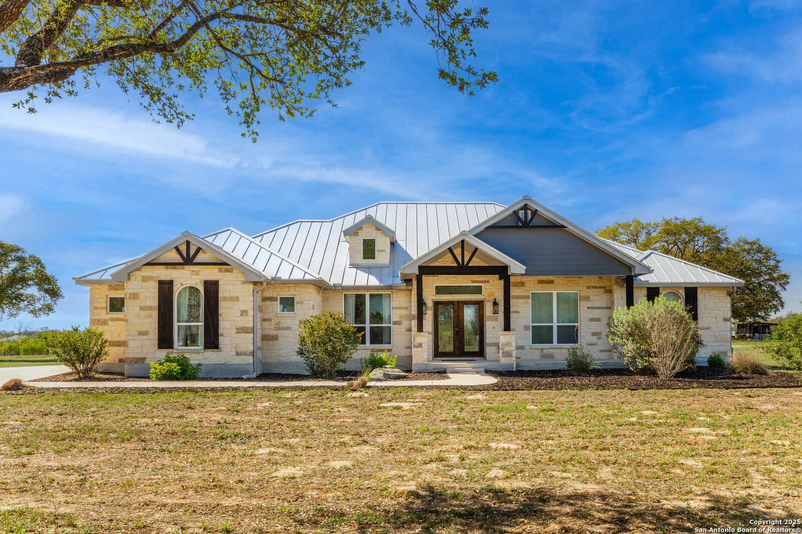 Property Photo: 724 Thomas Rd TX 78065