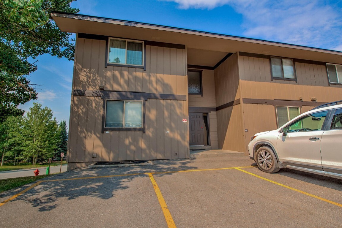 Property Photo:  1213 Straight Creek Drive 101  CO 80435 