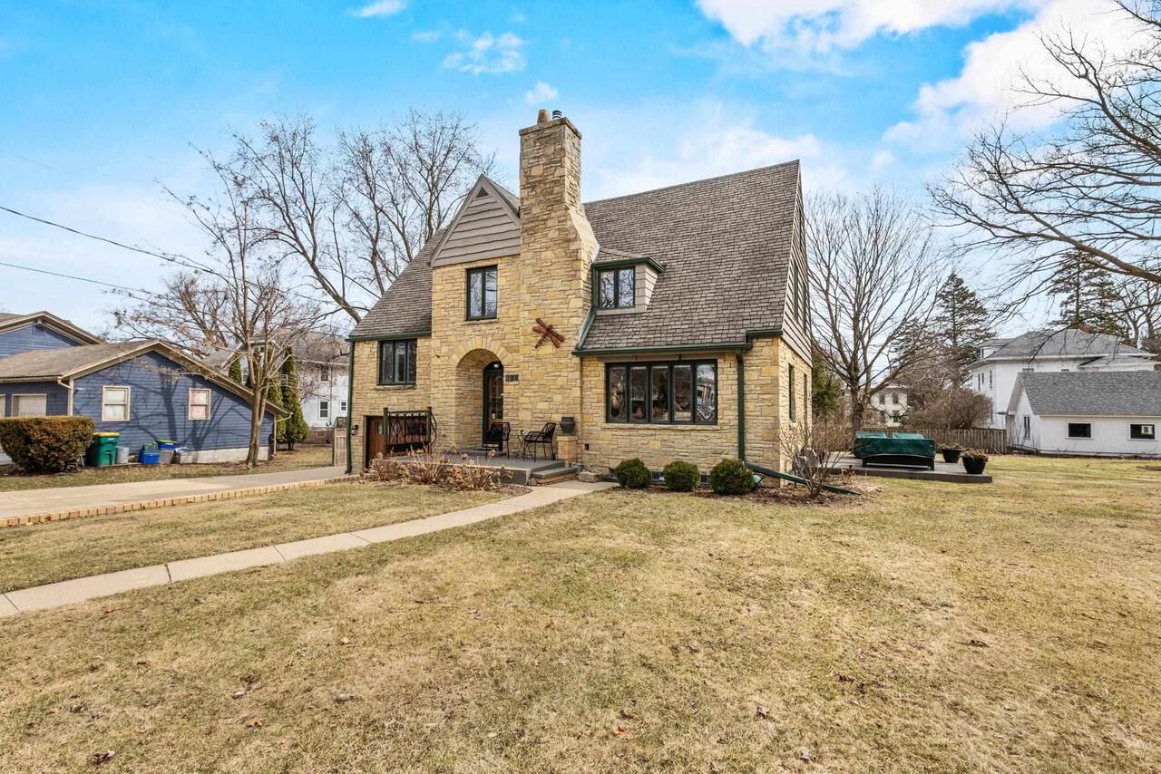 Property Photo: 615 Ransom Street WI 54971