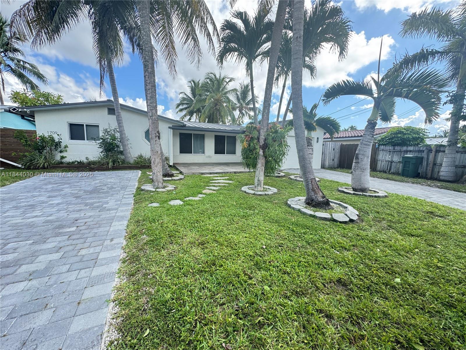 Property Photo: 1709 SW 5th Pl FL 33312