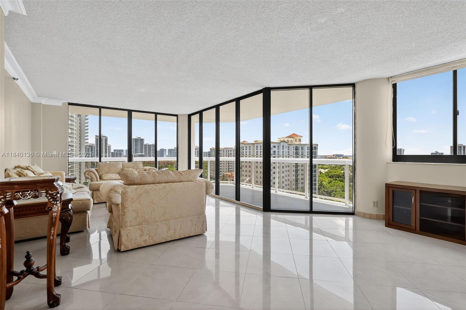 Property Photo: 20185 E Country Club Dr 1405 FL 33180
