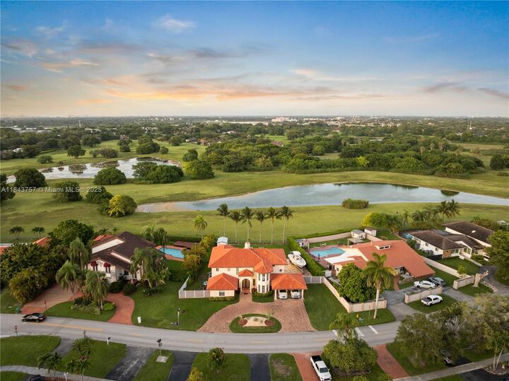 Property Photo:  9621 W Calusa Club Dr  FL 33186 