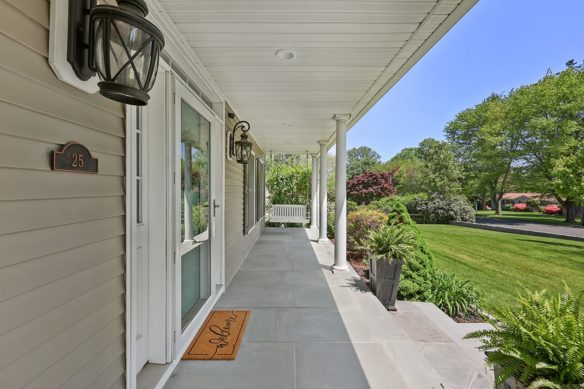 Property Photo:  25 Chester Road  CT 06612 