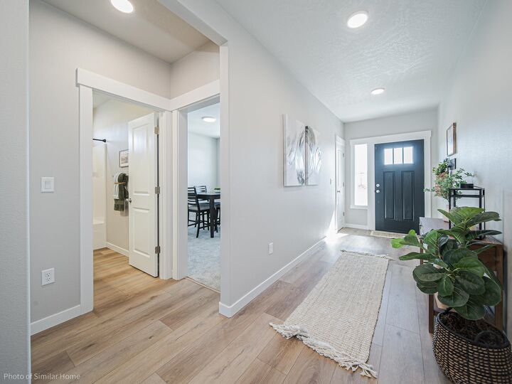 Property Photo: 5340 N Sun Beam Ln 12/1 Hudson WA 99217