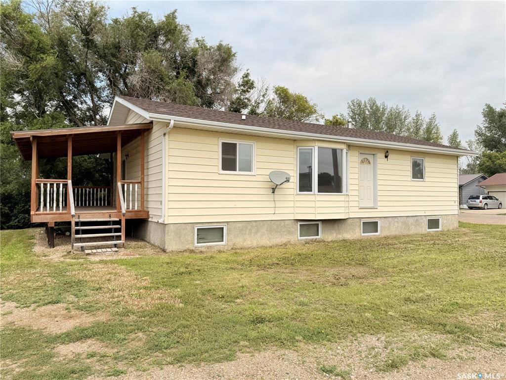 Property Photo: 100 1st Avenue N SK S0L 1Z0