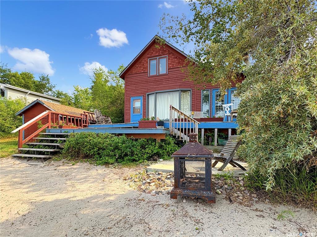 Property Photo: 133 Lakeview Avenue SK S0M 1X0