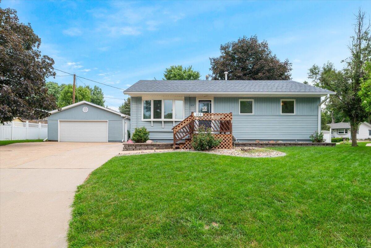 Property Photo: 105 Arnold Avenue IA 51503