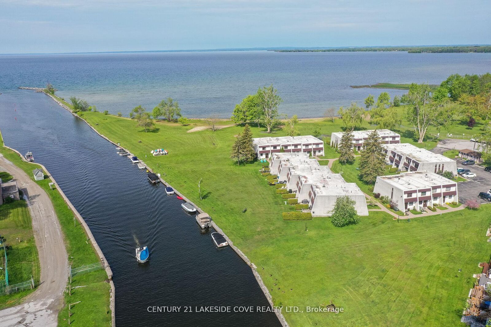 Property Photo: 1 Paradise Boulevard Unit 14 ON L0K 1B0