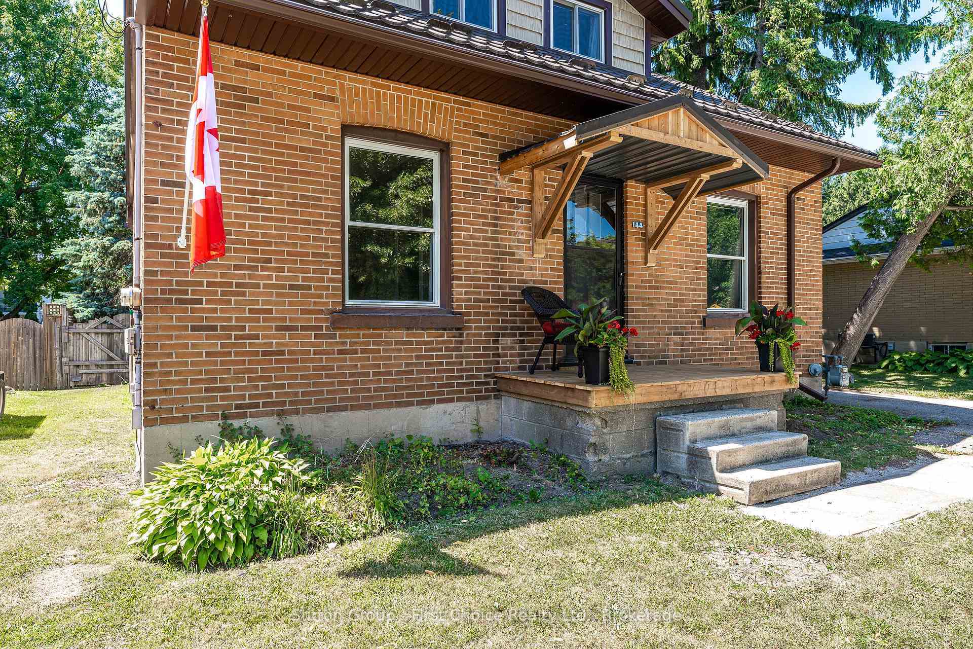 Property Photo: 144 Romeo Street S ON N5A 4S9
