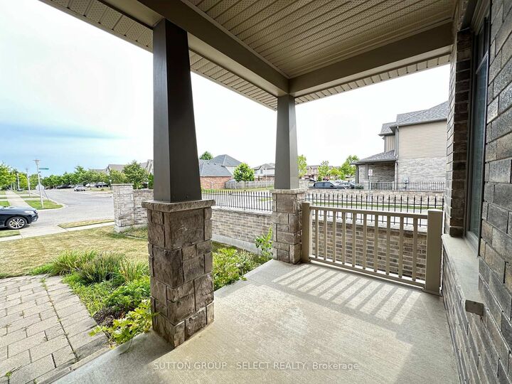 Photo de la propriété: 492 Skyline Avenue ON N5X 4B3