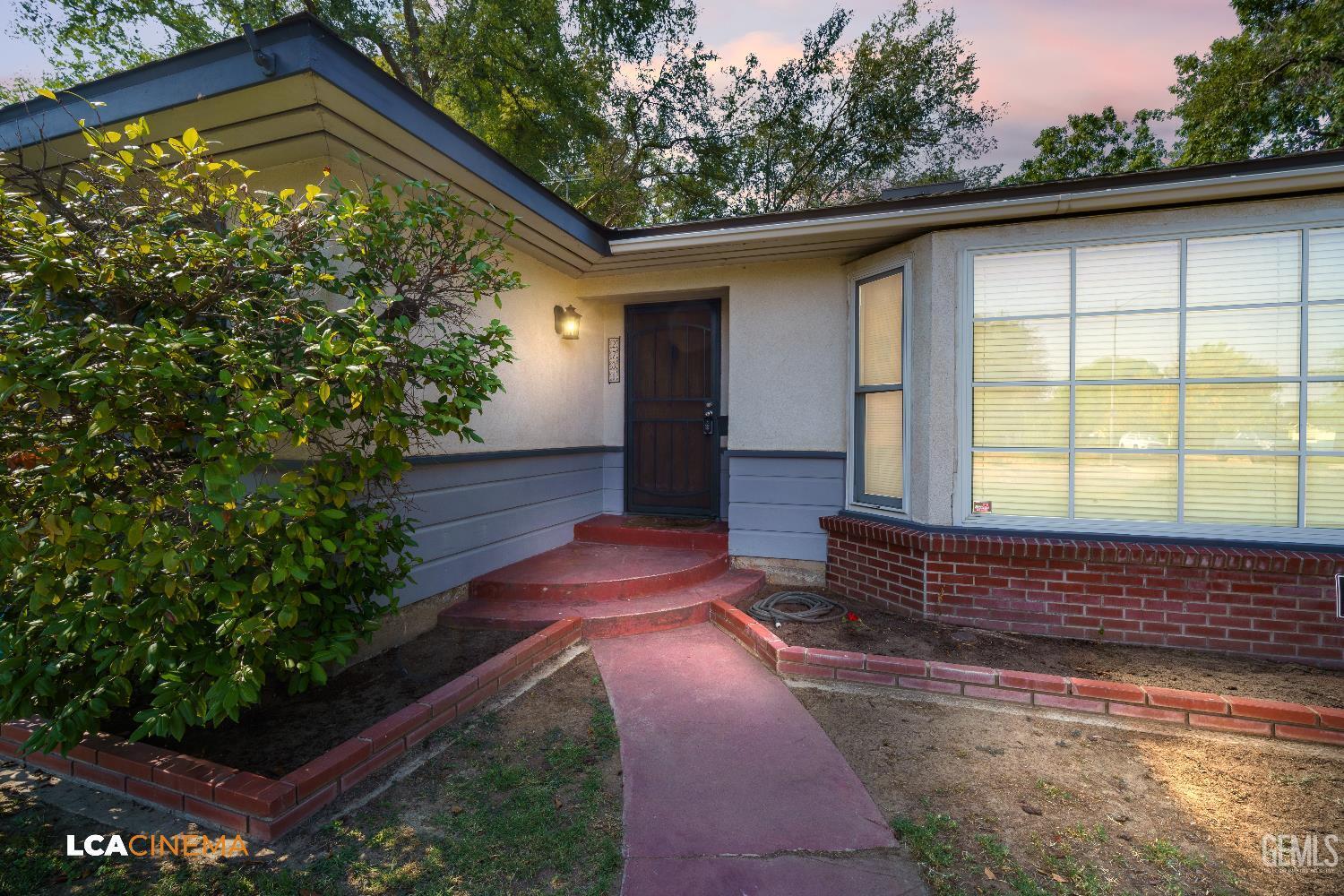 Property Photo: 2731 3rd Street CA 93304