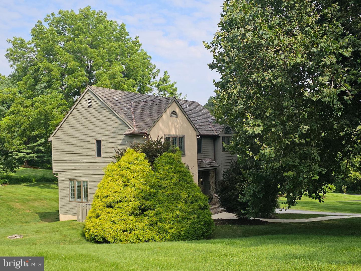 Property Photo: 203 Barn Hill Road PA 19382