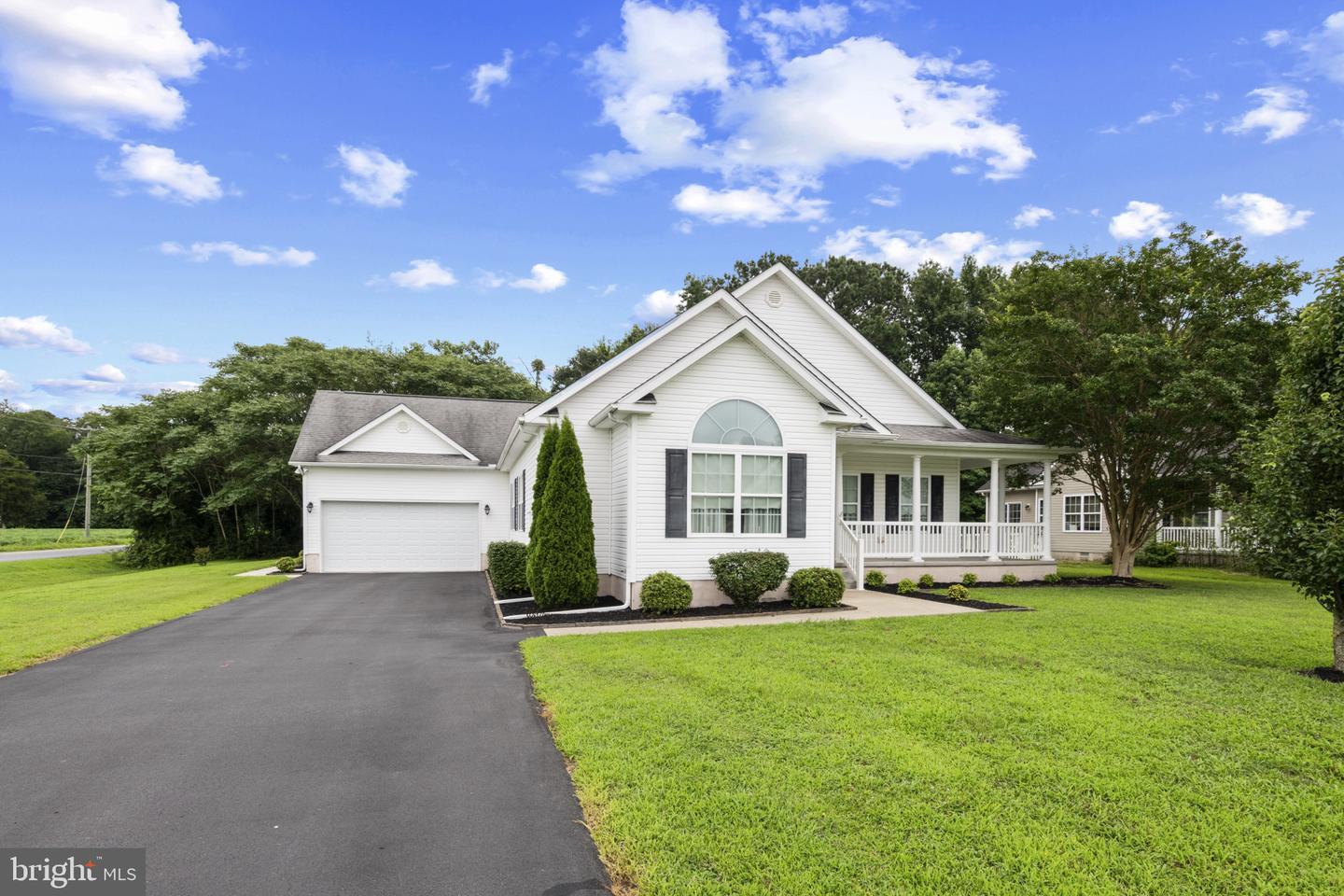 Property Photo: 35133 Country Walk DE 19940