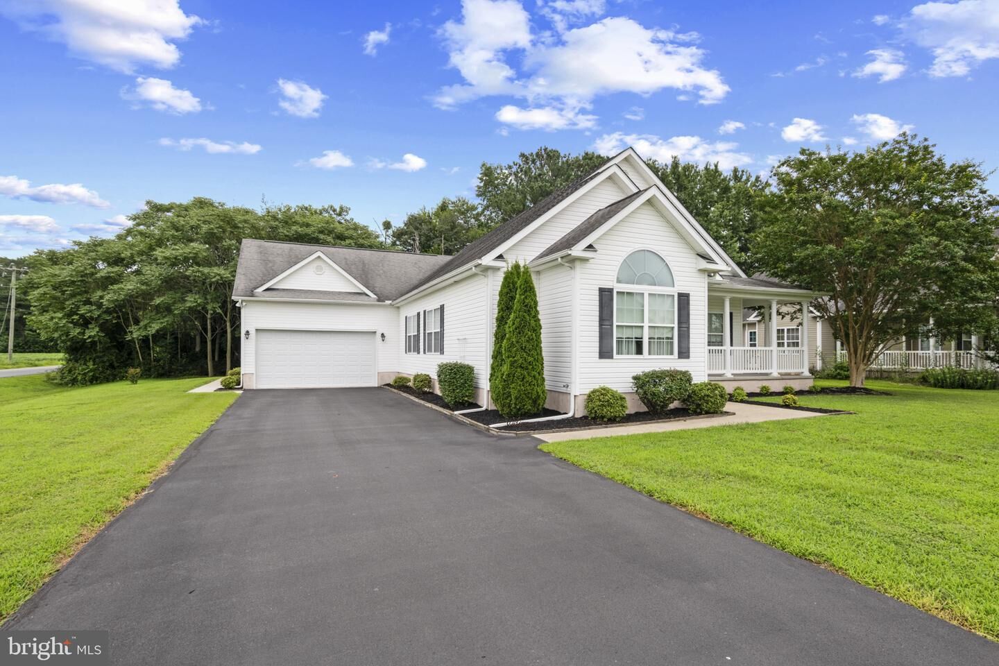 Property Photo: 35133 Country Walk DE 19940