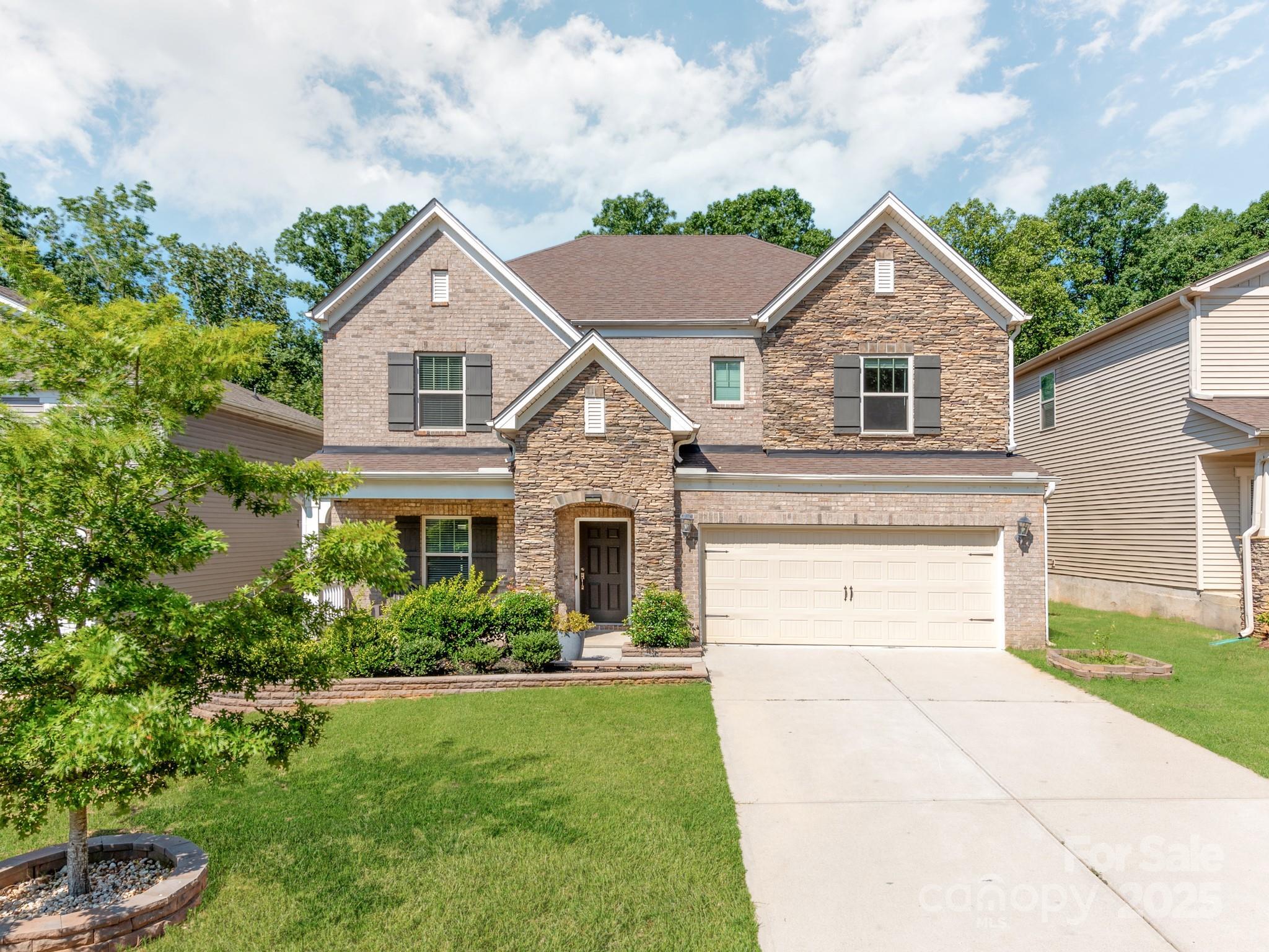 Property Photo: 5098 Burnwald Court SC 29715