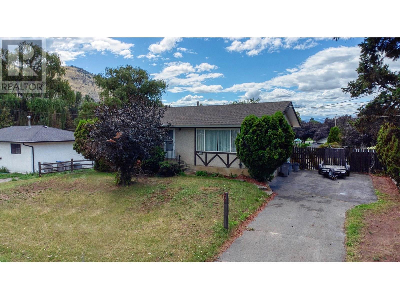 Property Photo: 725 Franklin Road BC V2B 6G5