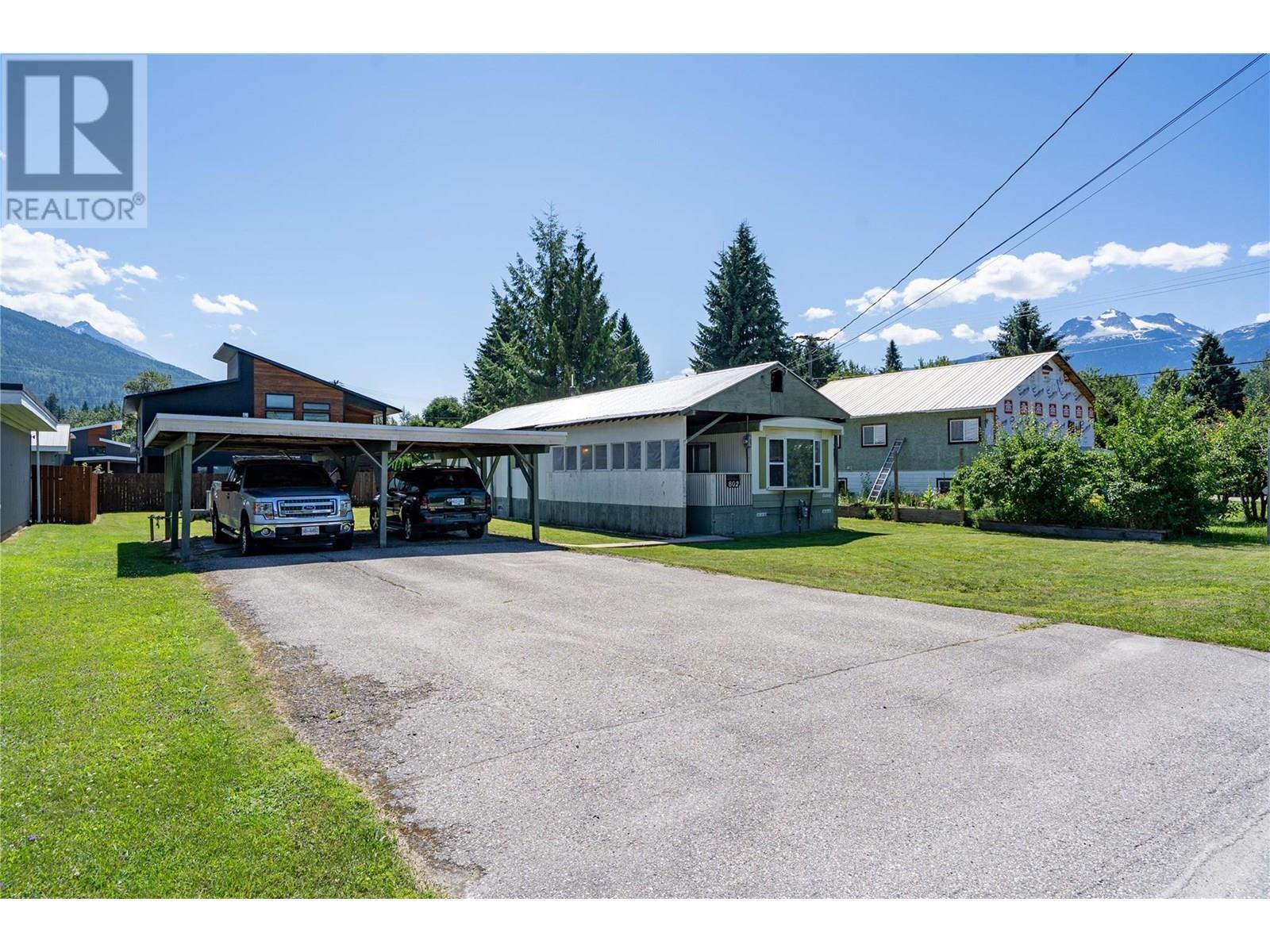 Property Photo: 802 Center Street BC V0E 2S0