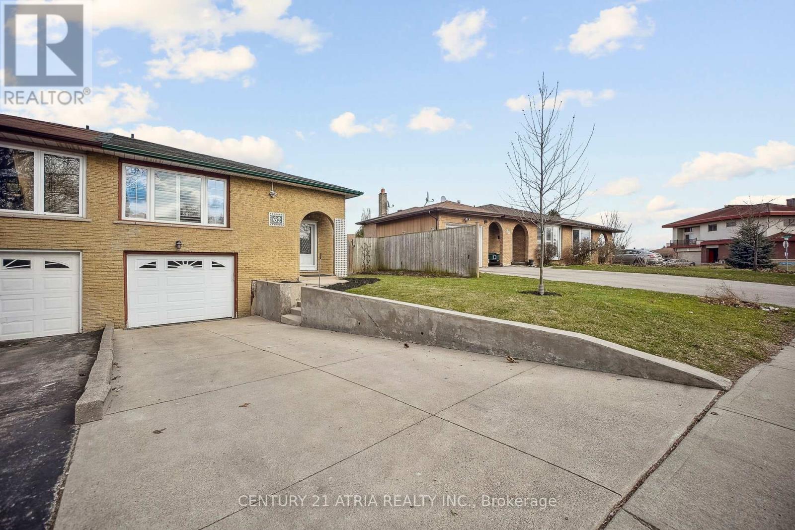 Property Photo: 62 Guildwood Drive ON L9C 6S4