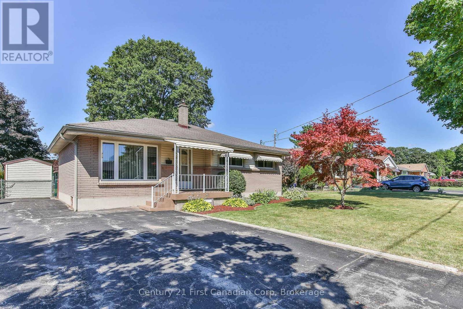 Photo de la propriété:  233 Atkinson Boulevard  ON N5W 4Z5 