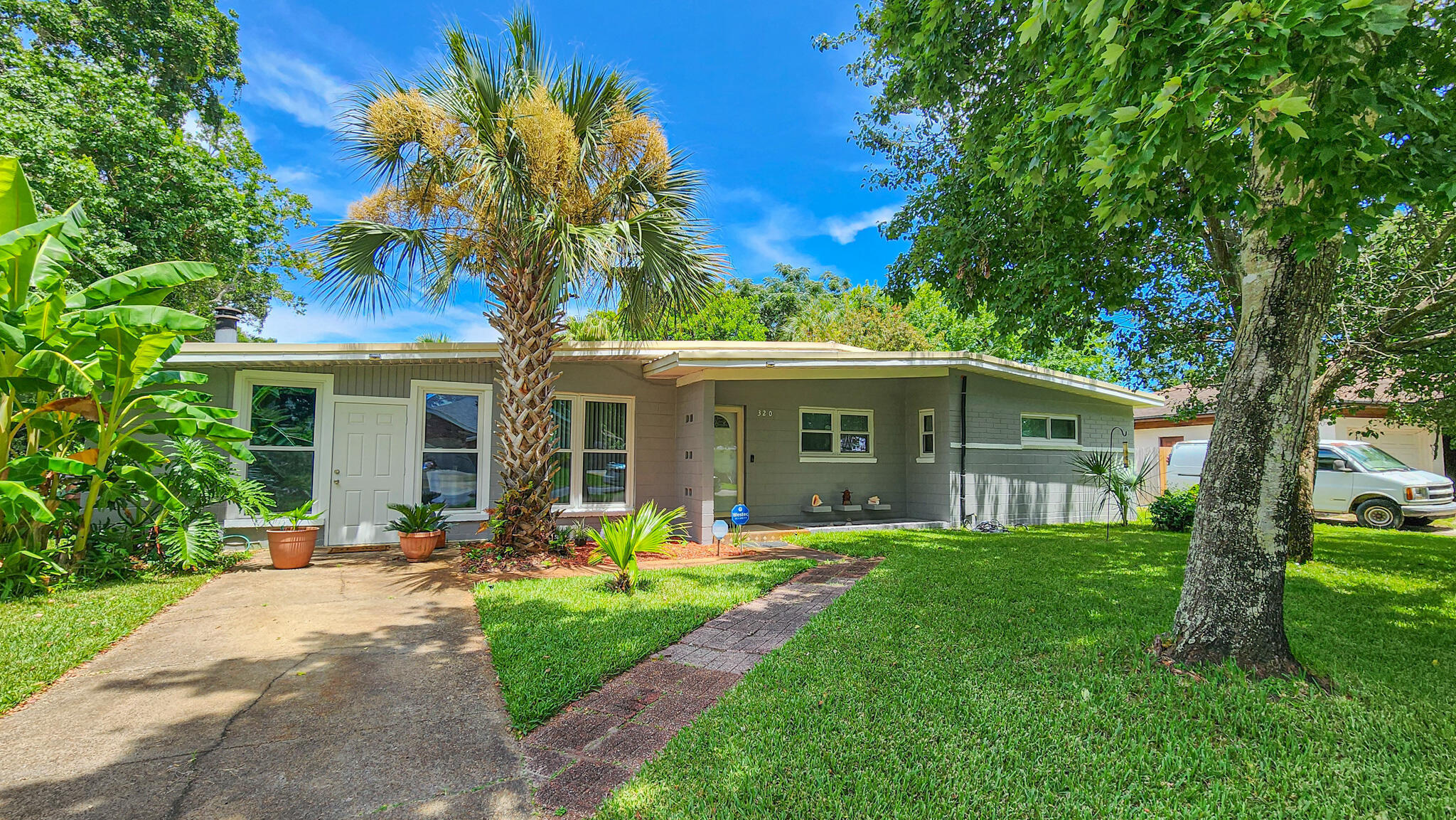 Property Photo:  320 NE Stacy Circle  FL 32548 