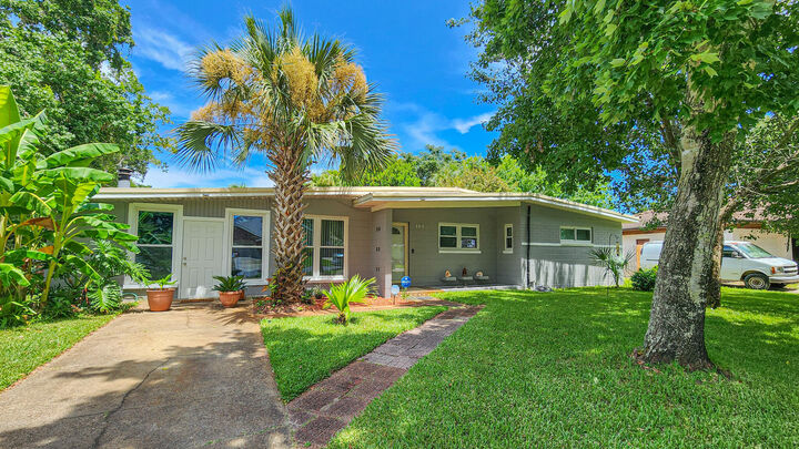 Property Photo: 320 NE Stacy Circle FL 32548