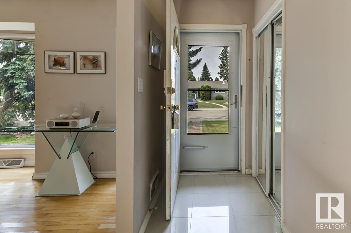Property Photo:  9437 144 Street NW  AB T5R 0R8 