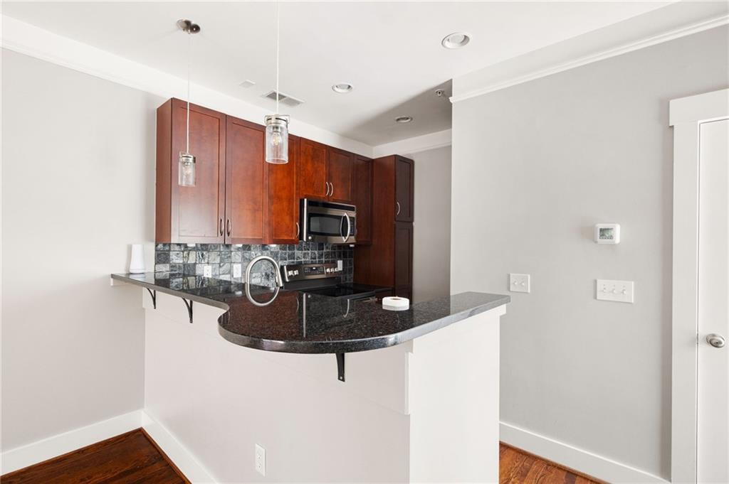 Property Photo:  221 Semel Circle NW 277  GA 30309 